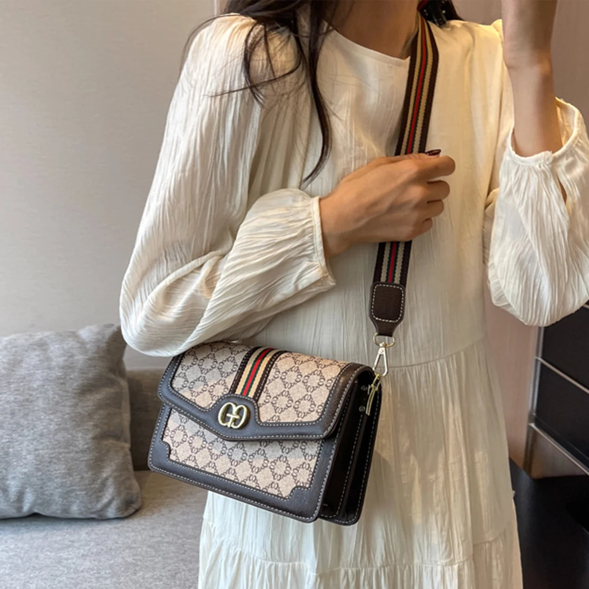 Fashion Classic Crossbody Bag Lightweight PU Flap Bag Adjustable Strap Geometric Print Logo Shoulder Bag For shopping Commuting